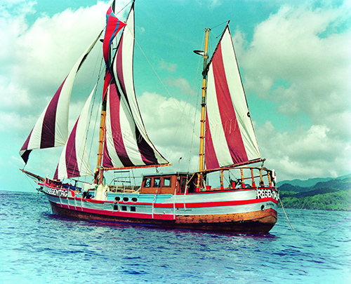 Hundertwasser-Schiff "Regentag" auf See
