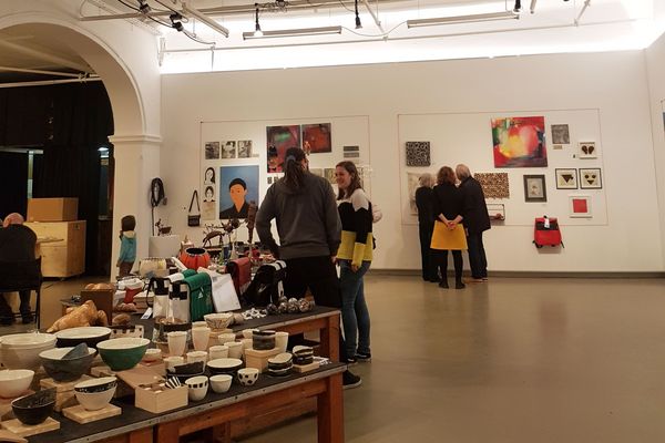 Ausstellungsstücke beim ARTvent Kunstmarkt 